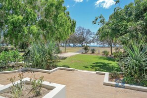 Property grounds - Your Ultimate Beach Front Holiday (Woodgate)