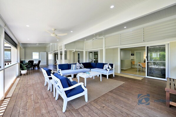 Interior - Your Ultimate Beach Front Holiday (Woodgate)
