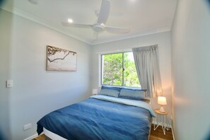 4 多间卧室、熨斗/熨衣板、床单