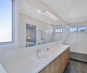Shower, towels, toilet paper - Luxurious Ocean Front Holiday Accommodation (Woodgate)