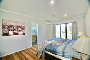 4 Schlafzimmer, Bügeleisen/Bügelbrett, Bettwäsche