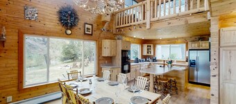 Charming Lakefront home with dock, kayaks, fireplace and patio