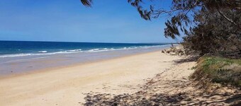 Easy Stroll to the Beach or Bowls Club