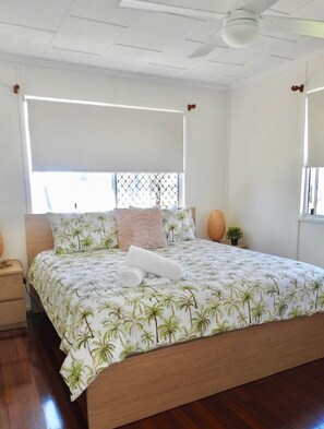 Room - Ocean Views on the Esplanade (Woodgate)