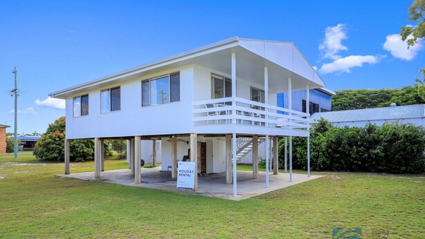 Exterior - Highset one street back from the beach (Woodgate)