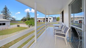 Terrace/patio - Highset one street back from the beach (Woodgate)