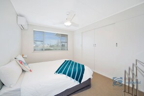 3 Schlafzimmer, Bügeleisen/Bügelbrett