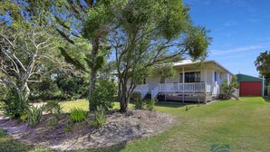 Unclassified image, 4 of 20, button - Lowset Queenslander 1 Street from the Beach (WOODGATE)
