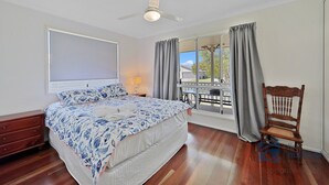 Unclassified image, 3 of 20, button - Lowset Queenslander 1 Street from the Beach (WOODGATE)