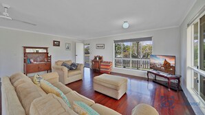 Unclassified image, 5 of 20, button - Lowset Queenslander 1 Street from the Beach (WOODGATE)