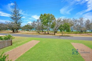Property grounds - Easy Living Beach Front Holiday Home! (Woodgate)