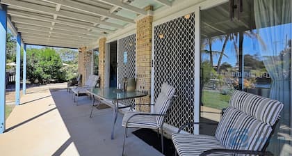 Spacious Open Plan Villa with Complex Pool