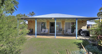 Spacious Open Plan Villa with Complex Pool