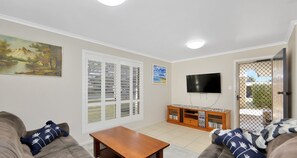 Smart TV, DVD player