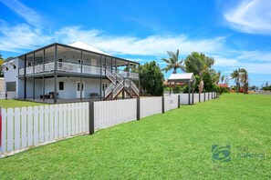 Exterior - Spectacular Beach Holiday in Modern Country Comfort (Woodgate)