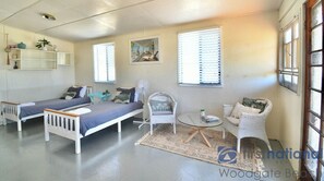 2 bedrooms, iron/ironing board, bed sheets