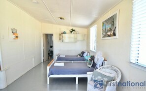 Room - Woodgate Beach Shack @ 10 Fifth Avenue WOODGATE (Woodgate)