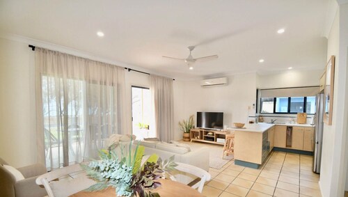 Escape to Luxury by the Sea!