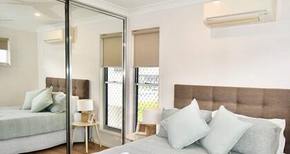 'Simplicity' Beach Side Town House 3