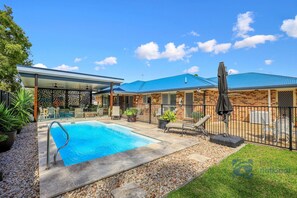 Pool - Modern Comfort with a Pool (WOODGATE)