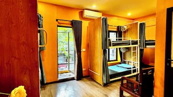 Cubrecamas, colchones Tempur-Pedic, wifi gratis y ropa de cama