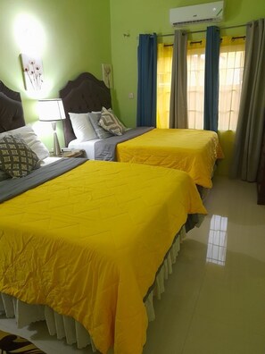 1 bedroom, iron/ironing board, WiFi, bed sheets - Serene 1-bedroom guest suite in Gated Stonebrook Manor community Trelawny (Falmouth)