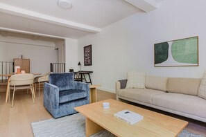 Fernseher, Stereoanlage