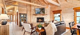 The Hillside Haven. Charming hill country cabin with panoramic views