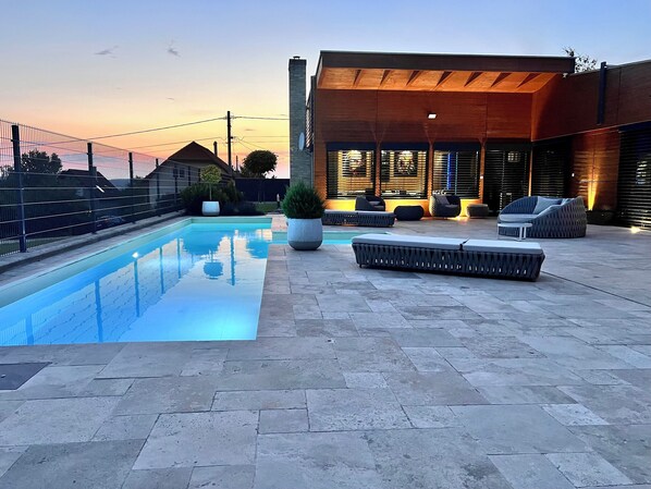 Outdoor pool - Amazing 3 bedroom villa with outdoor pool next to Budapest (Isaszeg)