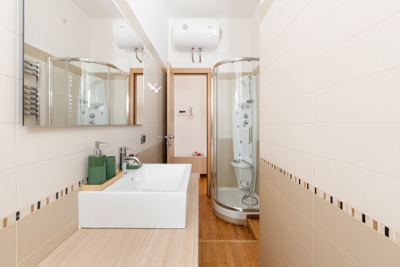 Dusche, Haartrockner, Bidet