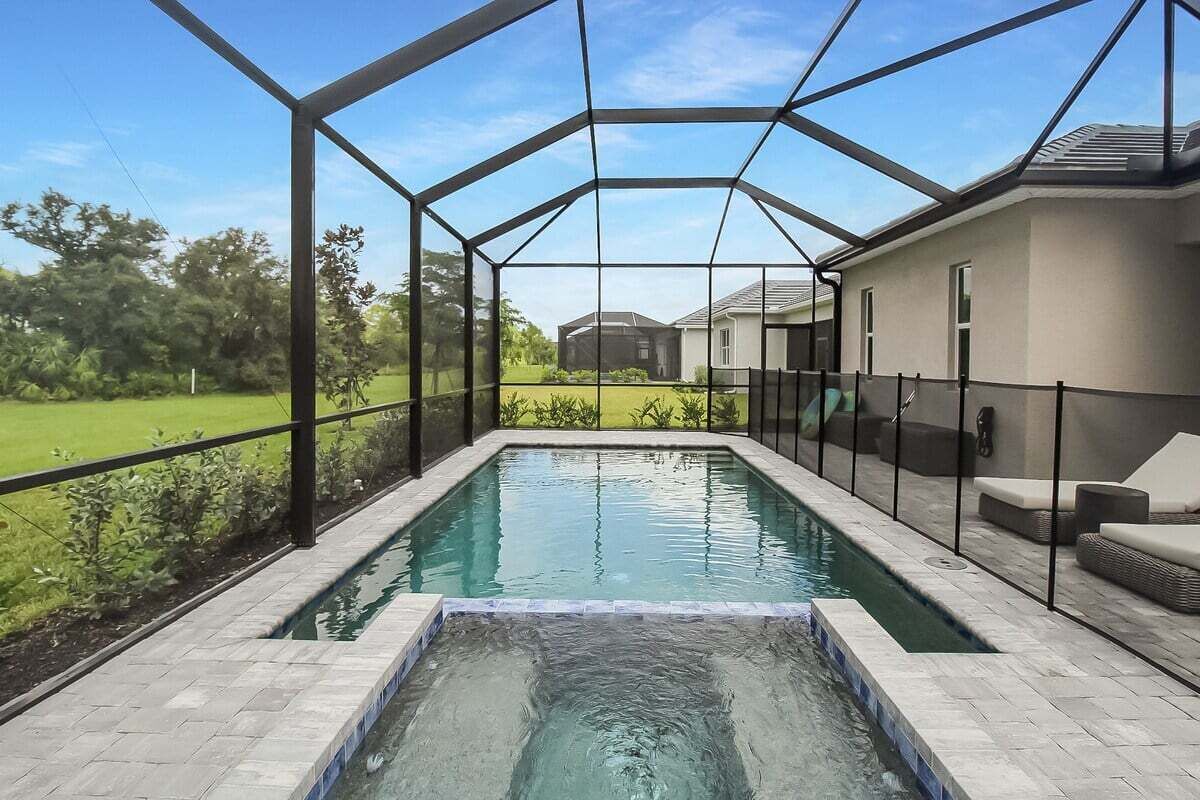 室内游泳池，恒温泳池