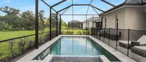 室内游泳池,恒温泳池