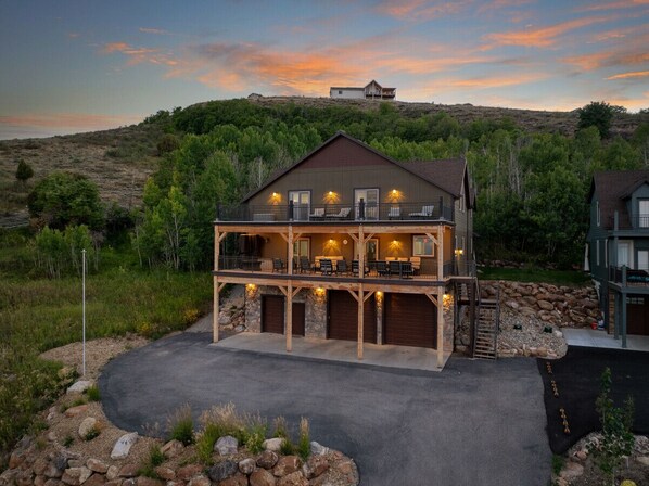 المنشأة من الخارج