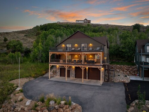 Lochwood Monster | Lake Views, Hot Tub, Sleeps 33