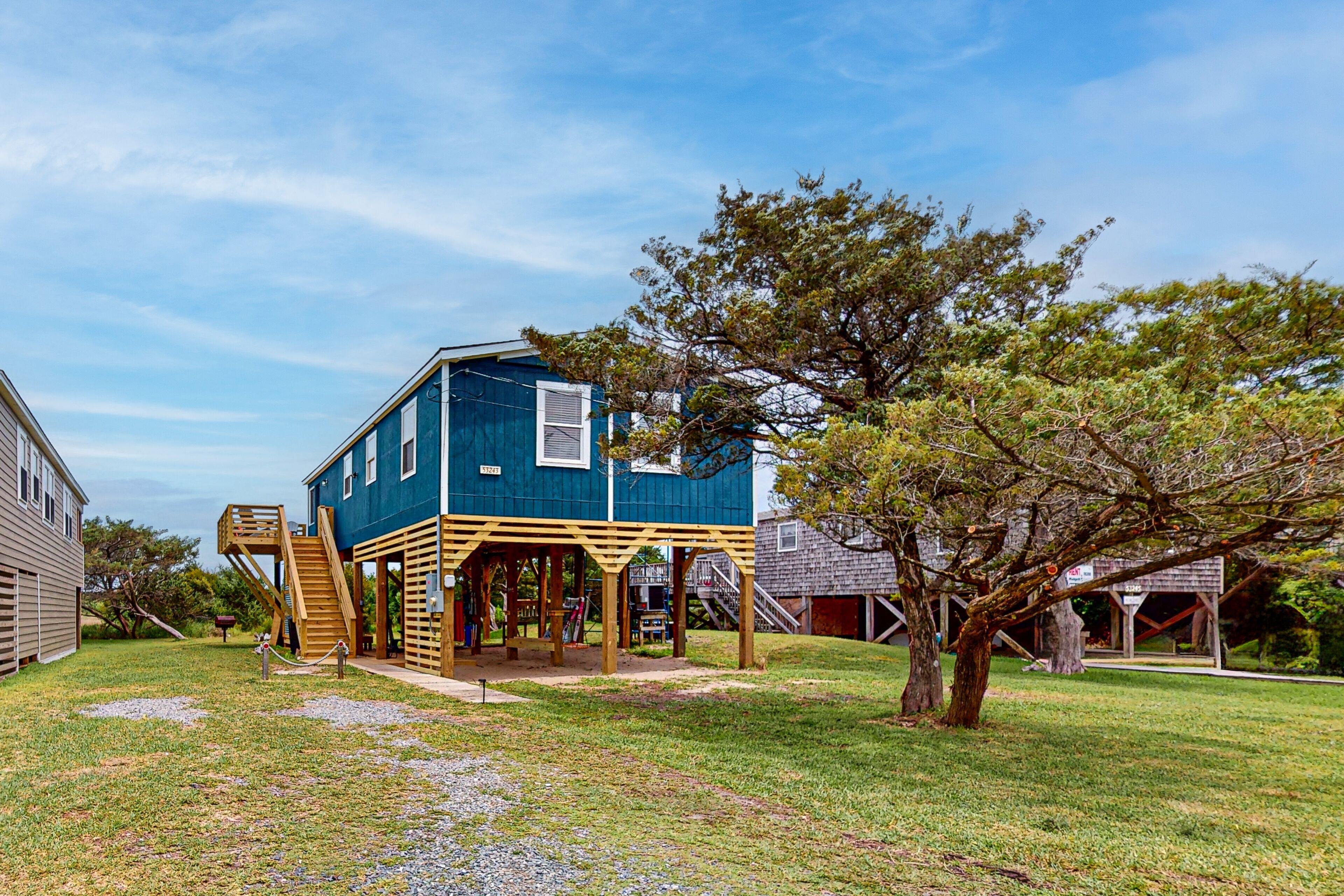 3 bedroom homes with Shared pool and short walk to the beach