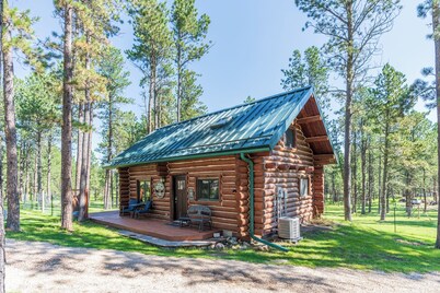 Log Cabin close to Custer