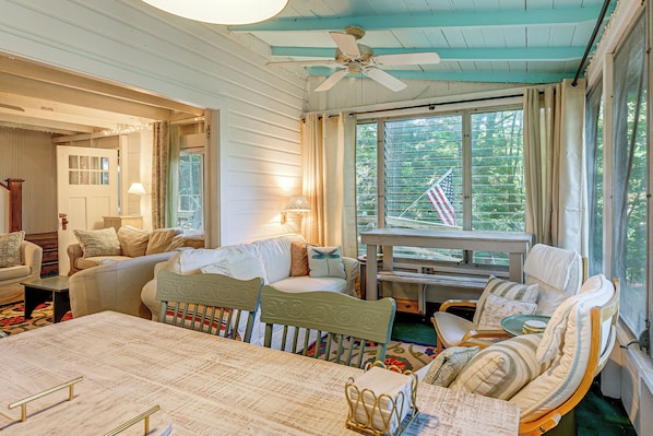 TV, books - ~ 1 Mi to Dtwn Grand Haven: Lake Michigan Cabin (Grand Haven)