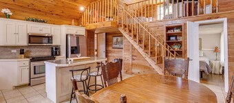 Greers Ferry Home w/ Fire Pit Near Shiloh Marina!