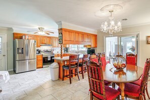 Fridge, microwave, stovetop, dishwasher - 8 Mi to New River! Blue Ridge Mtn Ranch-Style Home (Sparta)