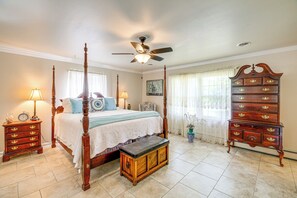 3 bedrooms, iron/ironing board, Internet, bed sheets - 8 Mi to New River! Blue Ridge Mtn Ranch-Style Home (Sparta)