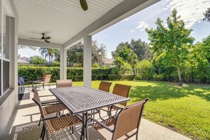Outdoor dining - Community Amenities at Spacious Orlando Home! (Orlando)