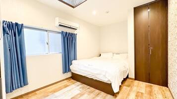 3 bedrooms, iron/ironing board, WiFi, bed sheets