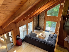 Smart TV, table football, books, music library - Breathtaking Post & Beam minutes from Jiminy Peak, Williamstown, Lenox & hiking (Lanesborough)