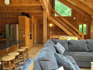 Smart-TV, fotballspill, bøker og musikkbibliotek