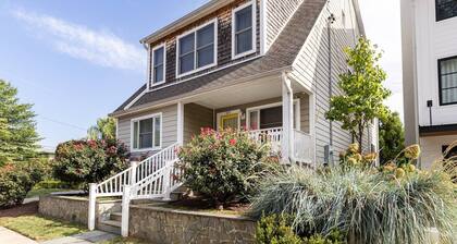 All Newly-Designed Water Views, Expansive Yard, Steps to Restaurants and Downtown Annapolis