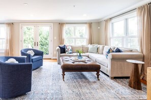 TV, fireplace - All Newly-Designed Water Views, Expansive Yard, Steps to Restaurants and Downtown Annapolis (Annapolis)