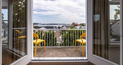 All Newly-Designed Water Views, Expansive Yard, Steps to Restaurants and Downtown Annapolis