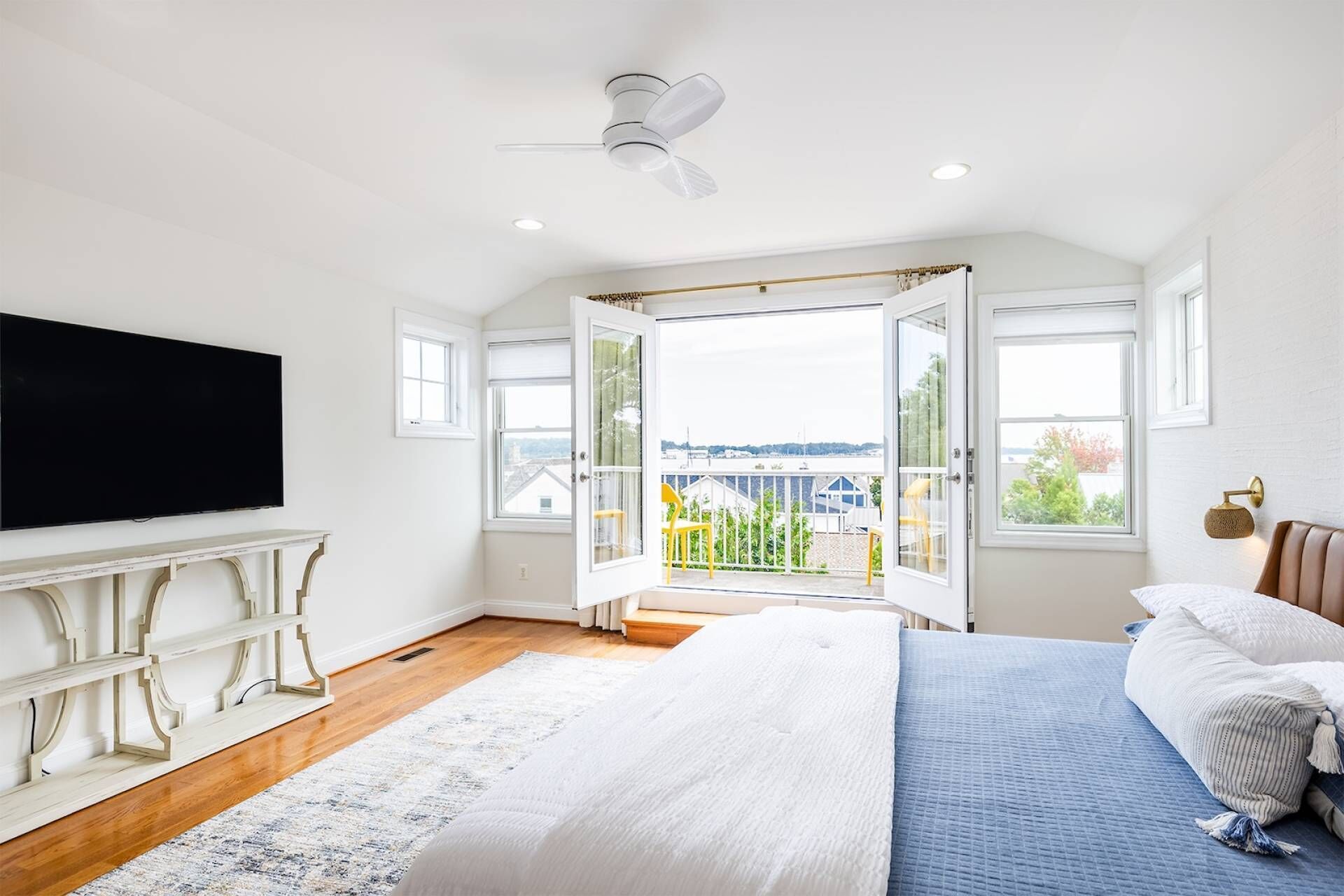 4 habitaciones, escritorio, tabla de planchar con plancha y wifi gratis 