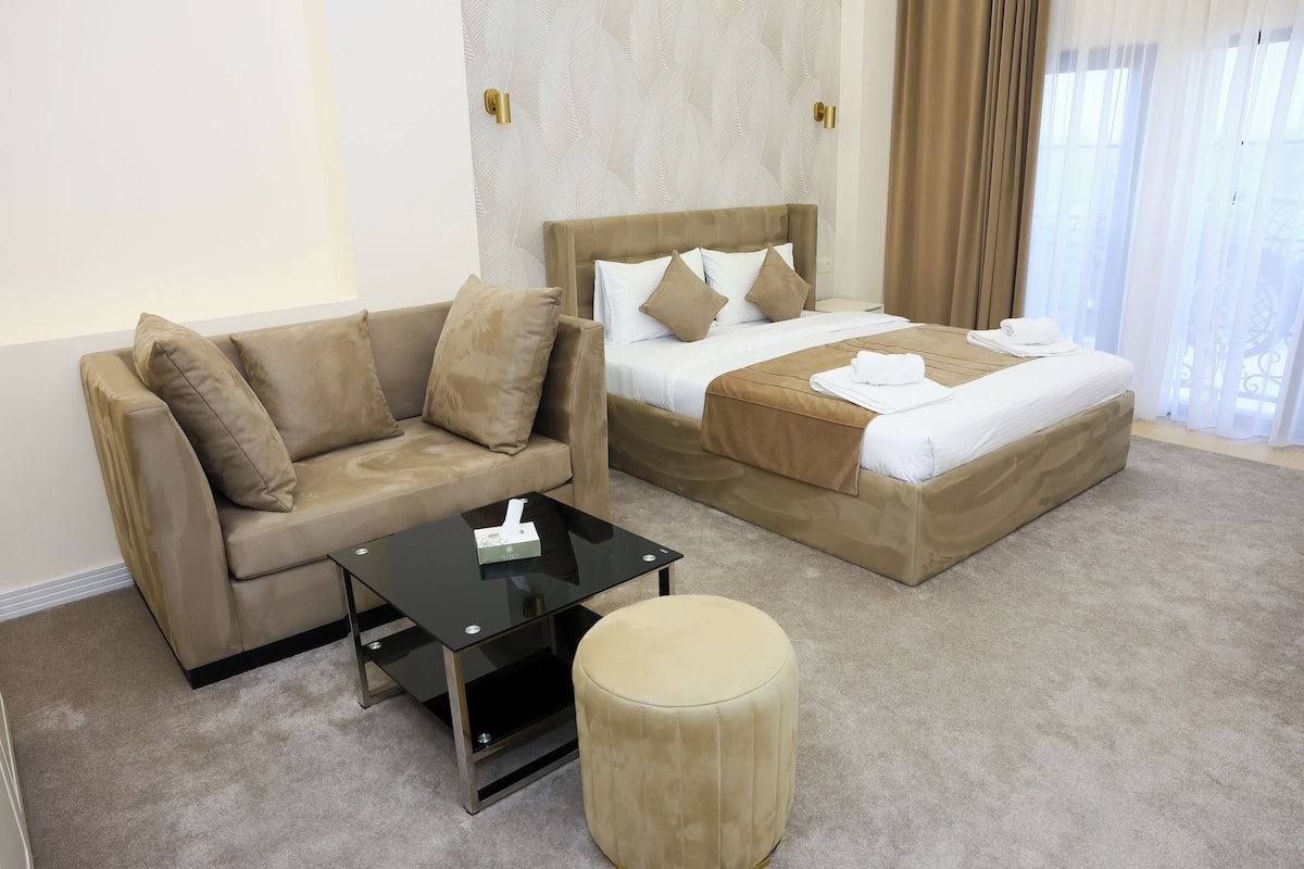 Deluxe Tek Büyük Yataklı Oda | Ses yalıtımı, ütü/ütü masası, ücretsiz kablosuz İnternet