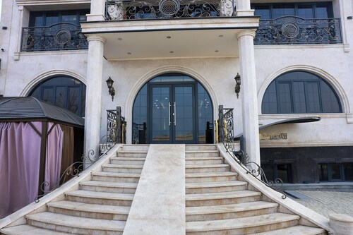 Ketrin Hotel & Restaurant